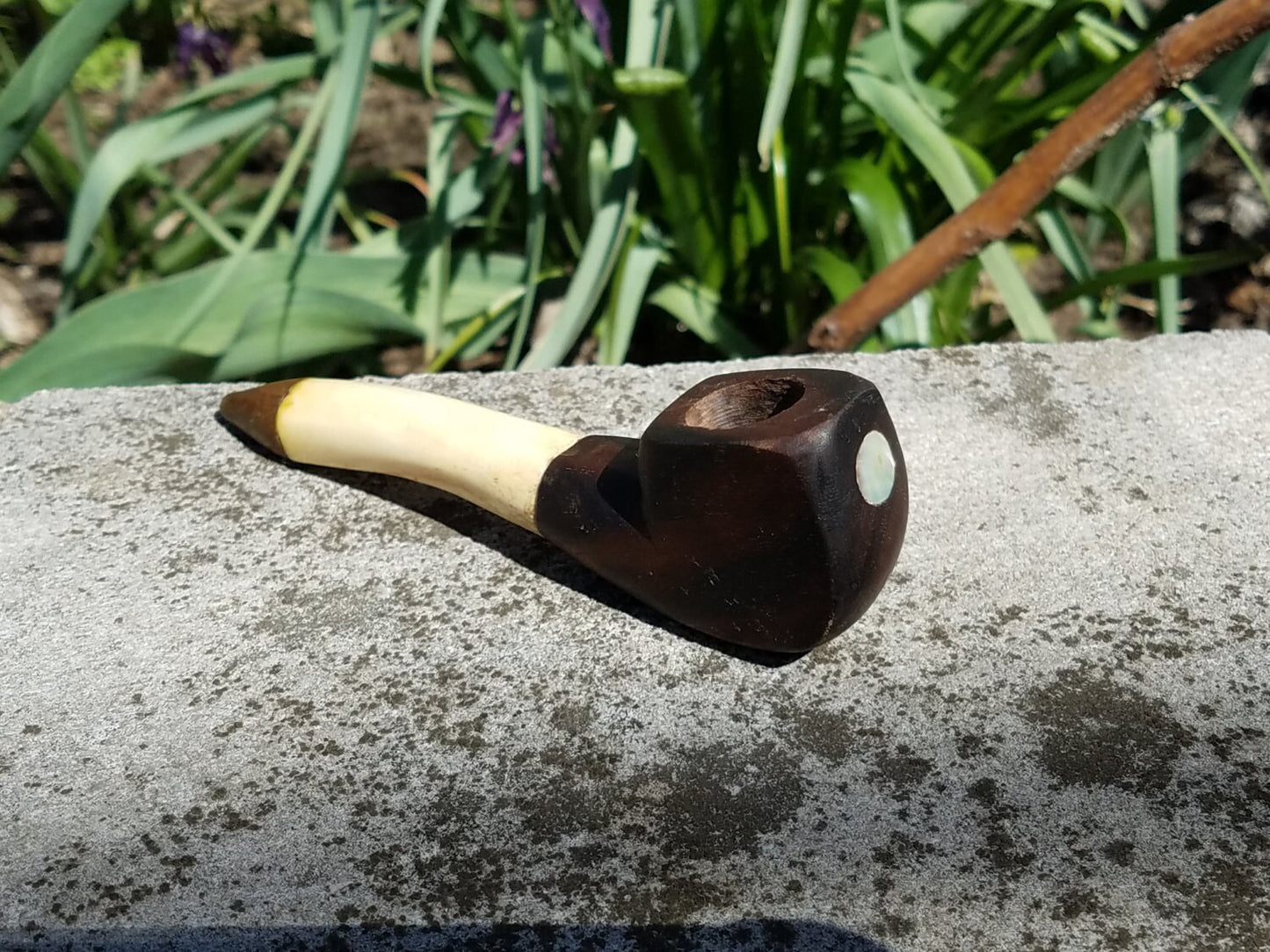 Ebony pearl (pipe)